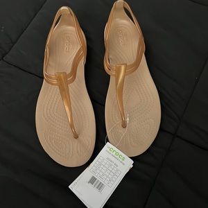 NWT Crocs Isabella T-Strap Sandal Gold/Tan 7 Hard to find!